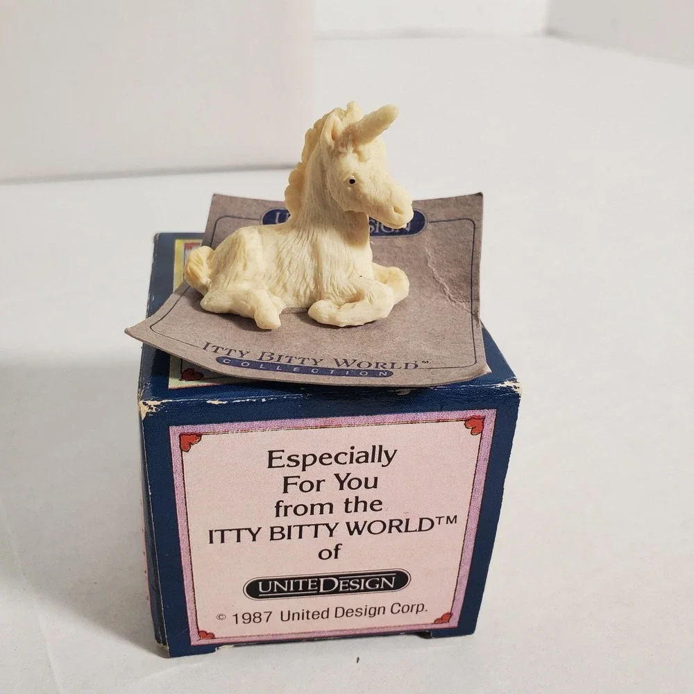 Vintage 1987 United Design Itty Bitty World Critters Unicorn Figurine w/ Box